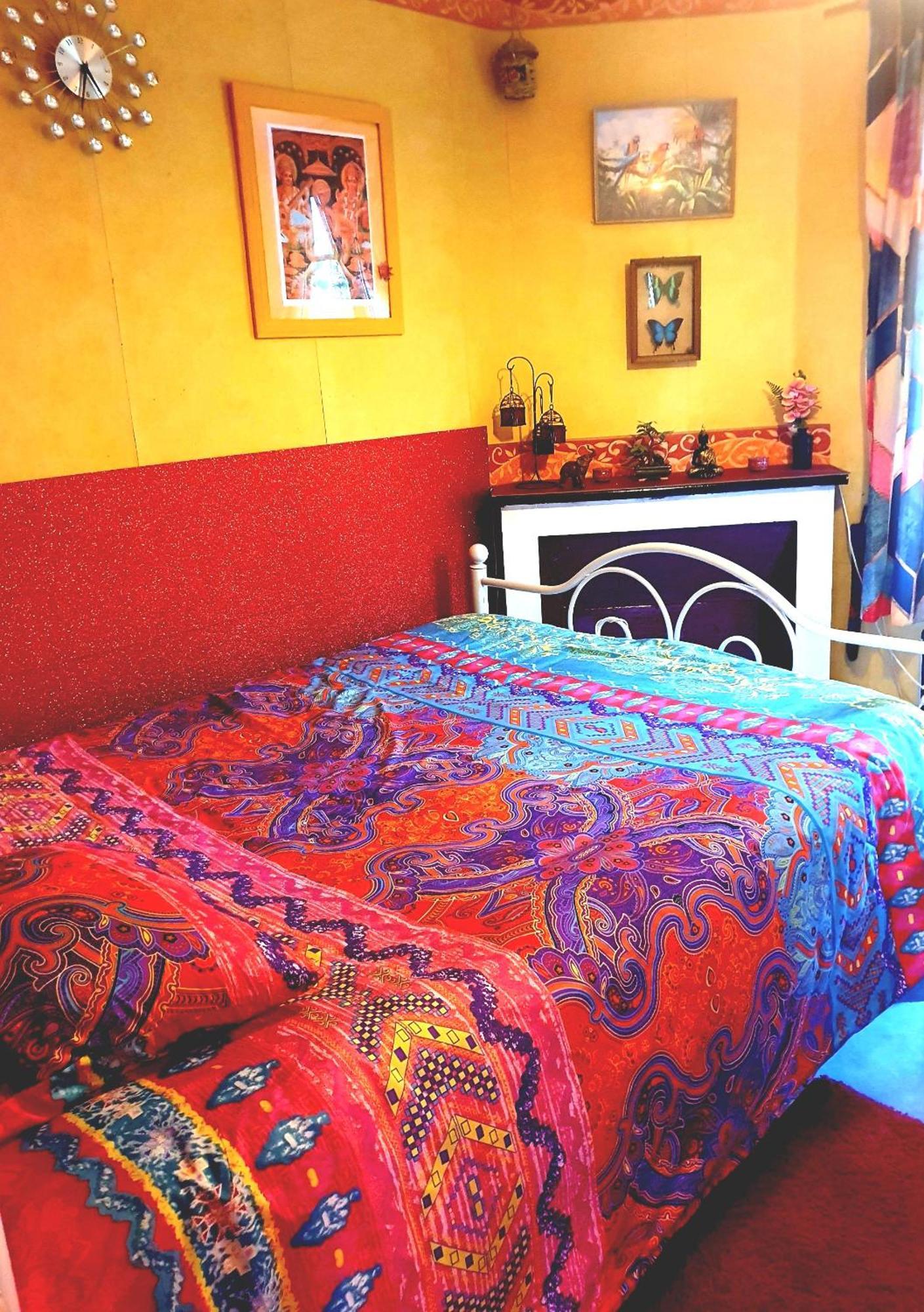 Bed And Breakfast Les Roses Multicolores Du 47 Fumel Екстериор снимка